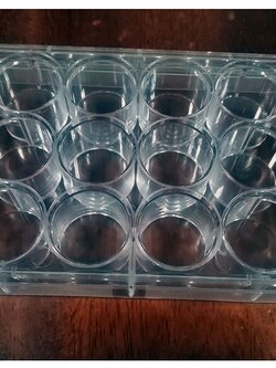 จานหลุมพลาสติก 12 หลุมพร้อมฝาปิด