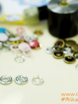 กระดุมแป๊กห้าขา แบบหัวทึบ 14 มิลลิเมตร สีเงินด้าน