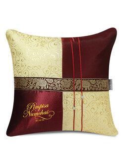 หมอนรับไหว้ปักโลโก้บ่าวสาว สีแดงเข้ม