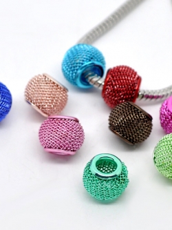 ลูกปัดยุโรปรูใหญ่ตาข่ายอัลลอยด์ ขนาด 12x10mm คละสี 10 เม็ด