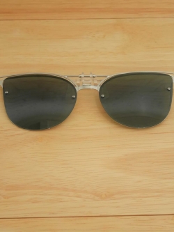 คลิปออนกันแดด Clipsster รุ่น Blazester เลนส์สีเทาเขียว