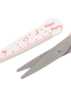 กรรไกรสแตนเลส ขนาด 14.6cm x5.8cm(5 6/8" x2 2/8") ด้ามสีชมพู 1 เล่ม