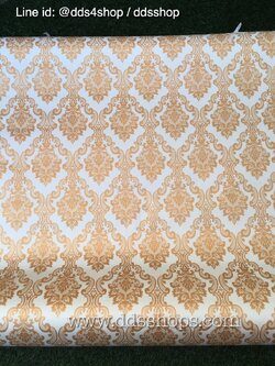 วอลเปเปอร์มีกาวในตัว เกรดพรีเมี่ยม "ลายไทย หลุยส์สีทอง พื้นขาว " หน้ากว้าง 122 cmx1m (สั่งมากกว่า 1m ตัดยาวต่อเนื่อง)