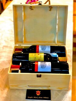 กล่องไม้ใส่ไวน์ 6 ขวด เรียบๆ แต่ดูหรู (ไม่รวมไวน์)