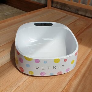 ที่ให้อาหารและที่ให้น้ำ