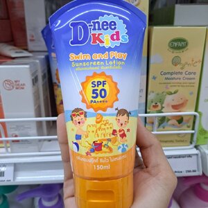 D-nee ดีนี่คิดส์ สวิมแอนด์เพลย์ ซันสกรีนโลชั่น SPF 50 150 มล.