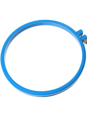 ห่วงสะดึงพลาสติกเนื้อหนาสำหรับปักผ้า ขนาด 21cm x 19.8cm(8 2/8"x7 6/8"). สีฟ้า 1 อัน