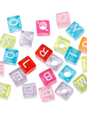 ลูกปัดอะครีลิคสลักตัวอักษรภาษาอังกฤษ สี่เหลี่ยมลูกบาศก์ คละสีสัน ขนาด 6x6 มม. เม็ดละ 1 บาท เลือกตัวอักษรก่อนค่ะ