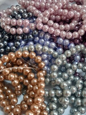 ลูกปัดอะครีลิค เม็ดกลม สีมุก ขนาด 6 มม. 1 เส้นยาวประมาณ 33 นิ้ว (145-150 เม็ด)