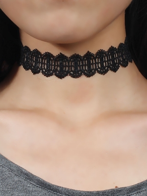 สร้อยคอ choker ผ้าลูกไม้สีดำ ขนาด 32 ซม. 1 เส้น
