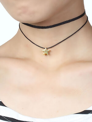 สร้อยคอ Choker แฟชั่น ผ้า Terelyne สีดำ+สร้อยเชือกเทียนจี้ดาวทอง รอบคอ ยาว 34.5cm 1 เส้น