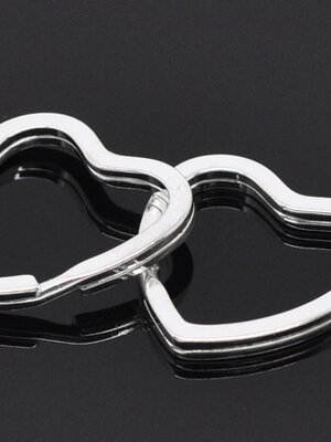 ห่วงพวงกุญแจ เหล็กสีเงิน รูปหัวใจ ขนาด 31x31mm แพ็ค 9 อัน