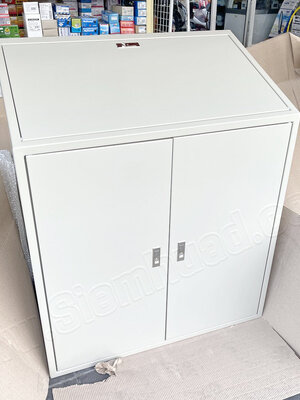 ตู้สั่งทำตามแบบ ตู้คอนโทรลเดรสฝาจมฝา1ชั้น ขนาด 900 x 1100 x 500 mm. 3 ตอน ฝาเปิดบน / ฝาเปิดหน้า - เปิดบน + กุณแจกด, ตัวตู้รางเหล็กขาว 1.6mm สีน้ำตาลย่น