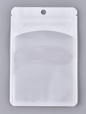 ถุงซิปล็อคสีขาว หน้าต่างใสเห็นของด้านใน ด้านบนมีรูสำหรับแขวน ขนาด 10x15x0.17cm แพ็ค 20 ใบ