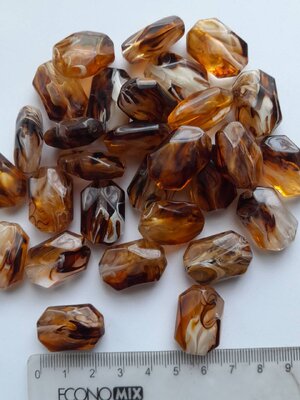 ลูกปัดอะครีลิค ใสลายคาราเมล ขนาด 25x15 มม. หนา 10 มม. 29 เม็ด