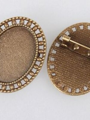 เข็มกลัดคาโบโชน ถาดวงรีขอบลายปรุ วัสดุอัลลอยด์ นิกเกิ้ลฟรี ขนาด 25x18mm; 34x27x2mm หมุดขนาด 0.6 มม. จำนวน 1 ชิ้น