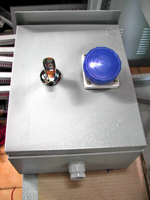 ตู้ไซด์ กันน้ำมีหลังคา ตู้ไฟปลั๊กเพาเวอร์ ใช้เป็นระบบจ่ายไฟนอกพื้นที่ หัวจ่ายเป็นปลั๊กพาวเวอร์ (อุปกรณ์อื่นๆ WALL MOUNTING CABINET (KJL), MOLD CASE CIRCUIT BREAKER (MITSUBISHI), POWER PLUG AND SOCKET (SCAME)