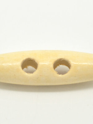 กระดุมไม้ แบบแท่ง 2 รู ยาว 3.5 ซม. สีงาช้าง แพ็ค 10 เม็ด