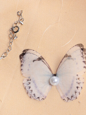 สร้อยคอ Choker แฟชั่น ผีเสื้อจากผ้าออแกนซ่าประดับมุกเทียม ยาว 31.5 cm 1 เส้น