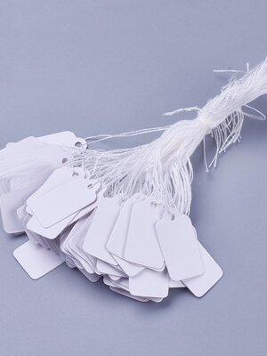 Tag Price ป้ายห้อยของขวัญ ของชำร่วย ป้ายห้อยราคา ป้ายติดราคา กระดาษสีขาวขนาด 23x13mm +เชือกคล้อง แพ็ค 100 อัน