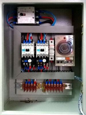 ตู้คอนโทรล ตุ้ควบคุมสลับการทำงานสั่งการโดยทามเมอร์24ชั้วโมง (อุปกรณ์ WALL MOUNTING CABINET (KJL), MOLD CASE CIRCUIT BREAKER (MITSUBISHI), Fuse (Ferraz Shawmut) (MERSEN), Time Switch (PANASONIC), MAGNETIC CONTACTOR (MITSUBISHI)