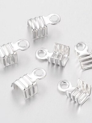 บานพับปิดปลายสร้อย เนื้อทองเหลือง สีเงินแพลตตินั่ม ขนาด 7.5x4mm, Hole: 1mm แพ็ค 100 อัน