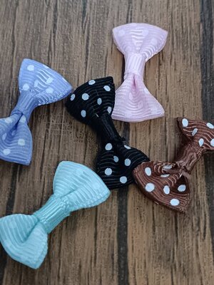 ดอกไม้ผ้ากรอสเกรนลายจุด ขนาด 3 cm 10 ชิ้น