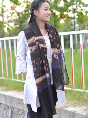 ผ้าพันคอ/คลุมไหล่ Polyester พิมพ์ลาย ขนาด 180cmx110cm(70-7/8"x43-1/4") 1 ชิ้น