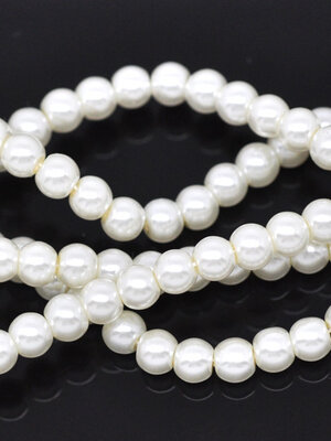 ลูกปัดแก้วมุกเที่ยมสีงาช้างเม็ดกลมขนาด 4มม. 1 เส้นประมาณ 200-210 เม็ด