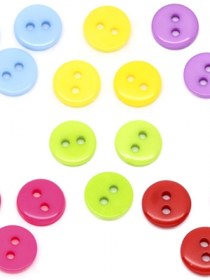 กระดุมอะครีลิค 2 รู ขนาด 9 มม. 100 เม็ด คละสี