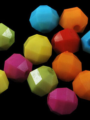 ลูกปัดอะครีลิคเหลี่ยมเจีย ทึบแสง ขนาด 6x5.5 มม. รู 1.5 มม. คละสี 46g ประมาณ 500 เม็ด