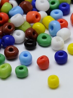 ลูกปัดเม็ดเล็ก (Seed Beads) สำหรับทำเครื่องประดับ 2-3mm คละสี ประมาณ 1600 เม็ด พร้อมกล่องใส่