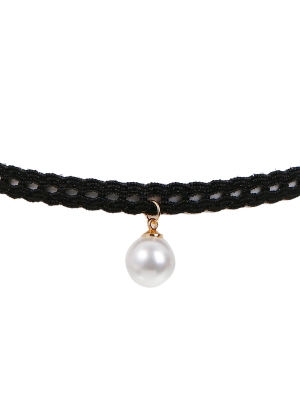 สร้อยคอ choker ผ้า Terylene สีดำ ห้อยลูกปัดมุกสีขาว ยาว 35 ซม. 1 เส้น