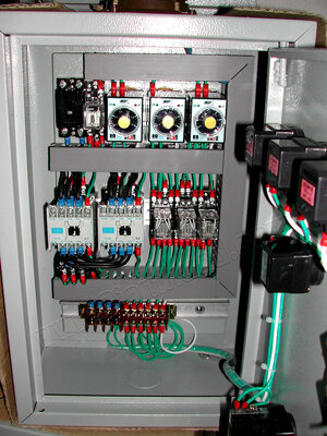 ตู้คอนโทรล ตู้ควบคุมสลับการทำงานออโตเมติก แบบตั้งเวลาและมี Alarm กลิ่ง สัญญาณเสียงกลิ่งเตือน (อุปกรณ์ Control Switch (TEND), Safety Breaker (PANASONIC), Relay (OMRON), MULTI RANGE TIMER (WIP), Alarm Bell, MAGNETIC CONTACTOR (MITSUBISHI)..,