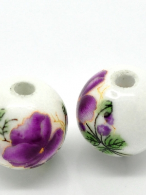 ลูกปัดเซรามิกเม็ดกลมสีขาวลายดอกไม้ม่วง ขนาด 12มม. รู 2.5มม. แพ็ค 30 เม็ด