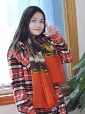 ผ้าพันคอ/คลุมไหล่ Polyester พิมพ์ลาย ขนาด 180cmx110cm(70-7/8"x43-1/4") 1 ชิ้น