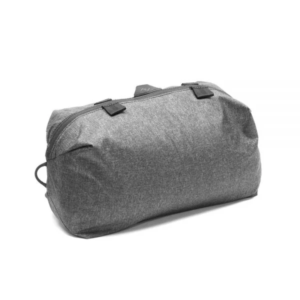 PEAK DESIGN – Shoe Pouch กระเป๋าใส่รองเท้าหรือเสื้อผ้า วัสดุทนทาน เบาเพียง 48 กรัม สามารถพับเก็บได้เหลือขนาดเท่าฝ่ามือ ใส่รองเท้าได้ 1-2 คู่ขึ้นอยู่กับขนาดไซส์ PEAK DESIGN – Shoe Pouch กระเป๋าใส่รองเท้าหรือเสื้อผ้า วัสดุทนทาน เบาเพียง 48 กรัม สามารถพับเก็บได้เหลือขนาดเท่าฝ่ามือ ใส่รองเท้าได้ 1-2 คู่ขึ้นอยู่กับขนาดไซส์