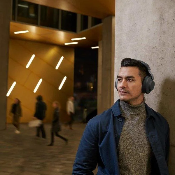 หูฟังบลูทูธ Jabra Elite 85h : หูฟังบลูทูธตัดเสียงรบกวน Active Noise Cancellation ใช้งานได้นานถึง 36 ชม.พร้อมไมค์โครโฟน 8 ตัว เพื่อให้ได้สัมผัสกับประสบการณ์ตัดเสียงรบกวนและ ANC ที่สมบูรณ์แบบสูงสุด image 4 หูฟังบลูทูธ Jabra Elite 85h : หูฟังบลูทูธตัดเสียงรบกวน Active Noise Cancellation ใช้งานได้นานถึง 36 ชม.พร้อมไมค์โครโฟน 8 ตัว เพื่อให้ได้สัมผัสกับประสบการณ์ตัดเสียงรบกวนและ ANC ที่สมบูรณ์แบบสูงสุด image 4